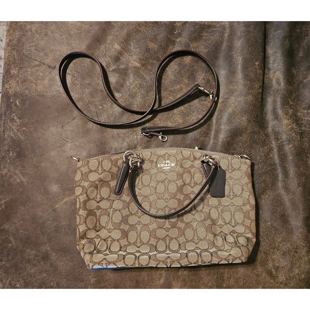 COACH Signature Kelsey Satchel - Picture 7 of 9